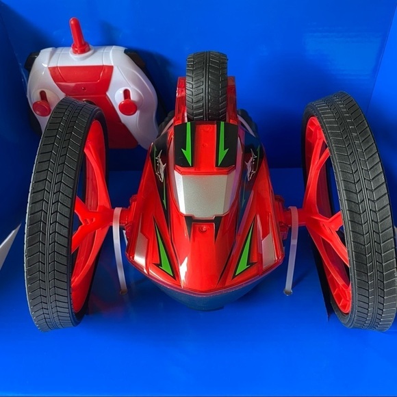 𝅺🔵 New Radio Control Rumbler With Extreme Tumbling And Spinning - Picture 3 of 9